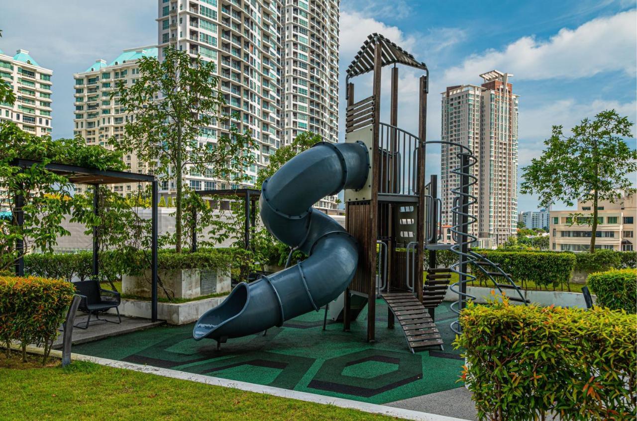 Fantasy Funland Retreat By The Only Bnb Tanjung Tokong 外观 照片